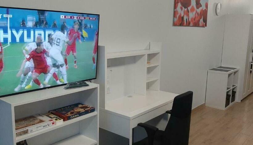 Apartment Cherry Bratislava & Free Parking