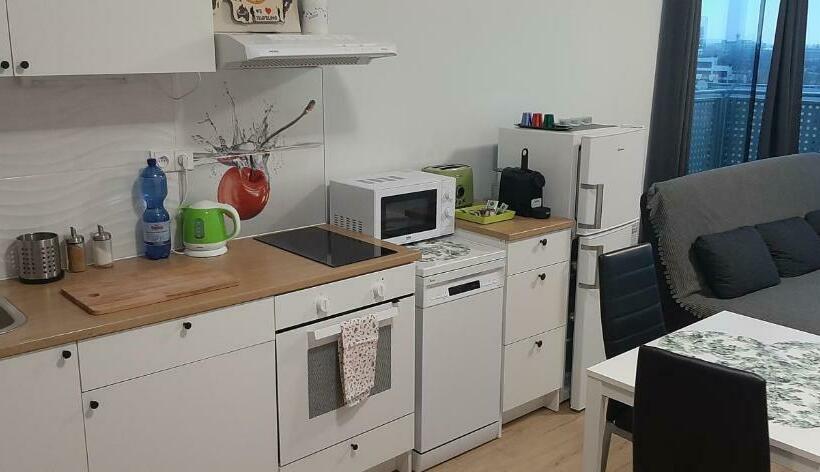 Apartment Cherry Bratislava & Free Parking