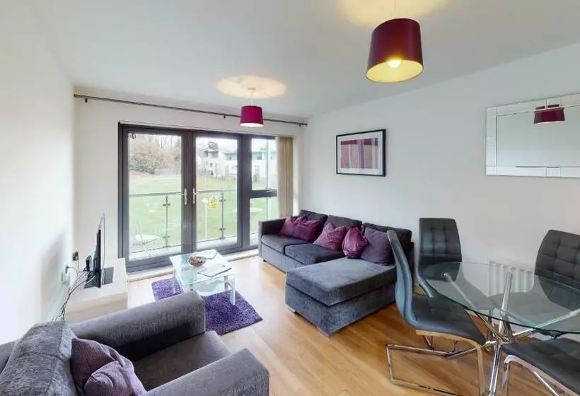 Niche Parkview Apartments