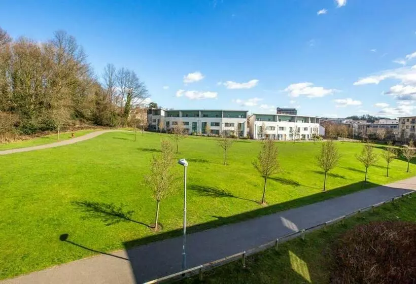 Niche Parkview Apartments