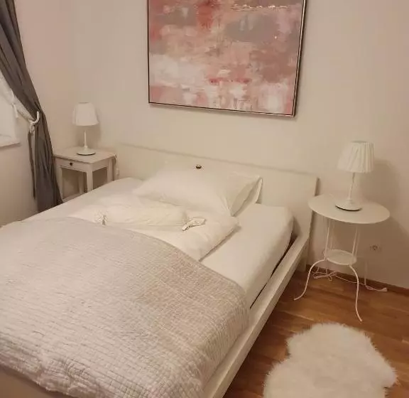 Augarten Apartment