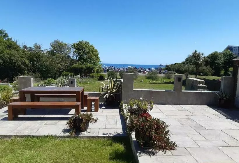 Swanpool Seaside