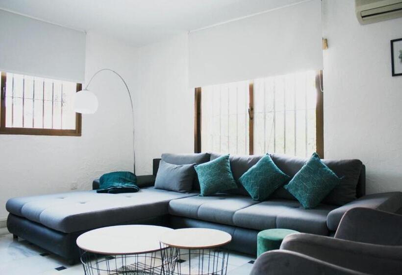 The Garden & Pool House Banus