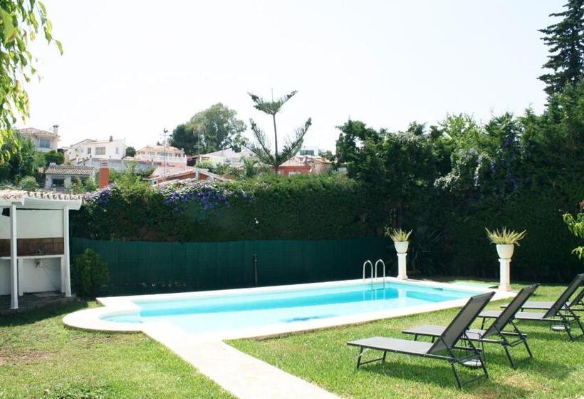 The Garden & Pool House Banus