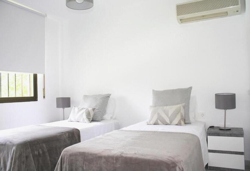 The Garden & Pool House Banus