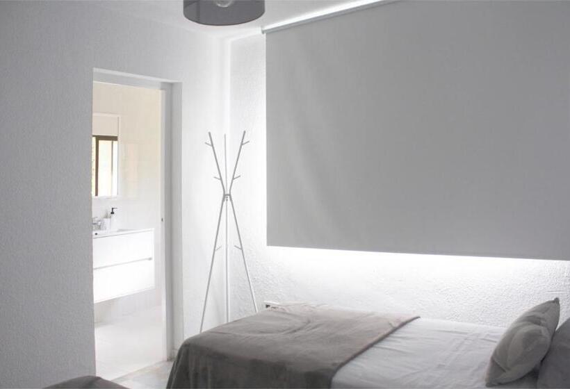 The Garden & Pool House Banus