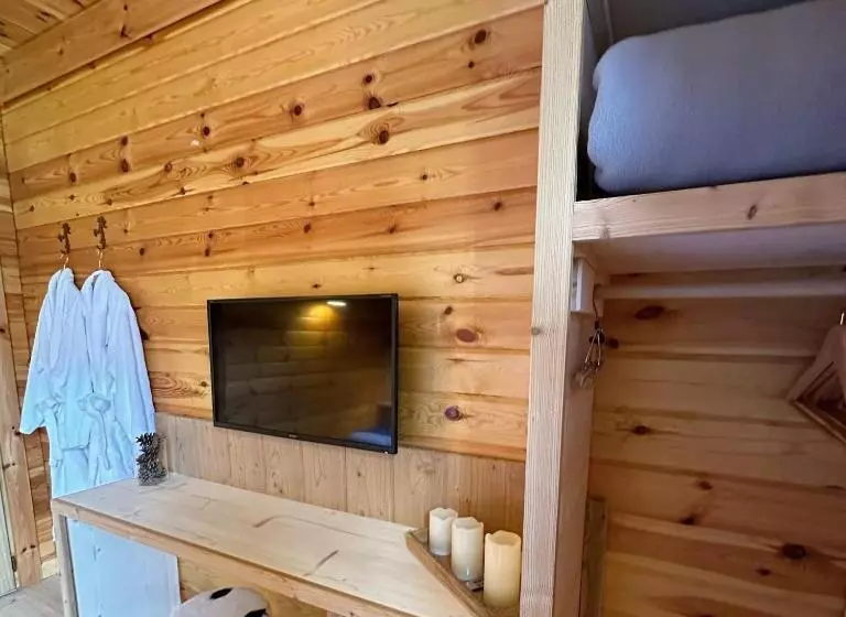 Chalet Le Familial   Spa & Sauna   Serviettes   Peignoirs   Lits Faits   Ménage Inclus