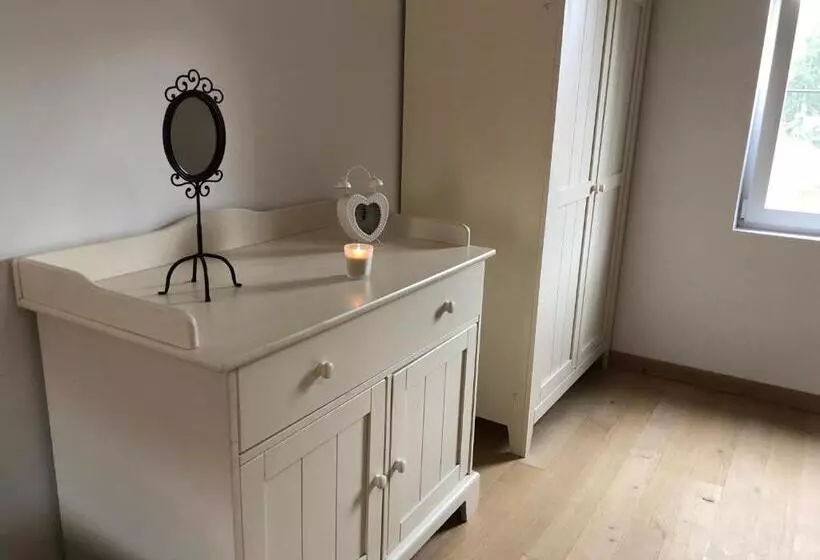 Juste à Côté, Maison De Caractère Avec Piscine