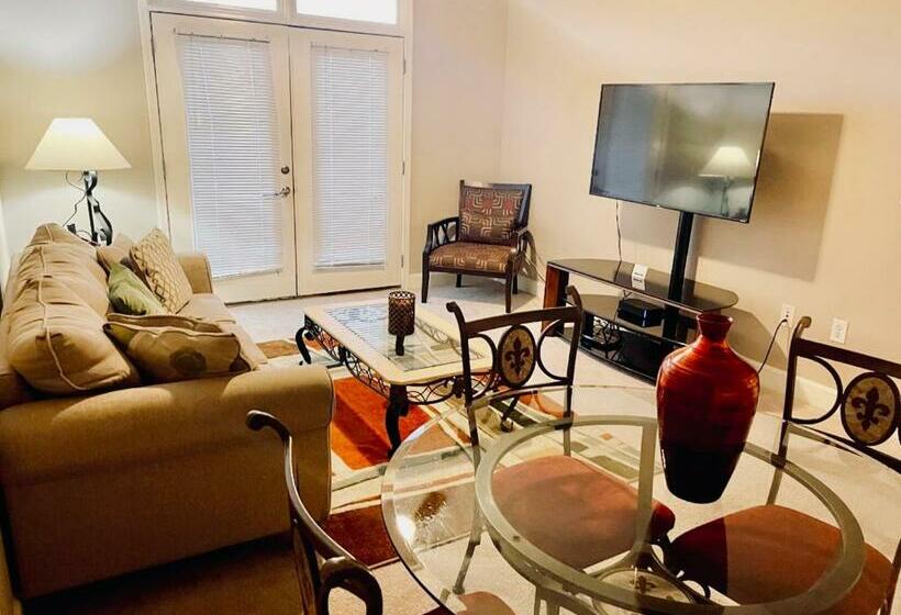 Midtown Oasis   Pool And Private Balcony