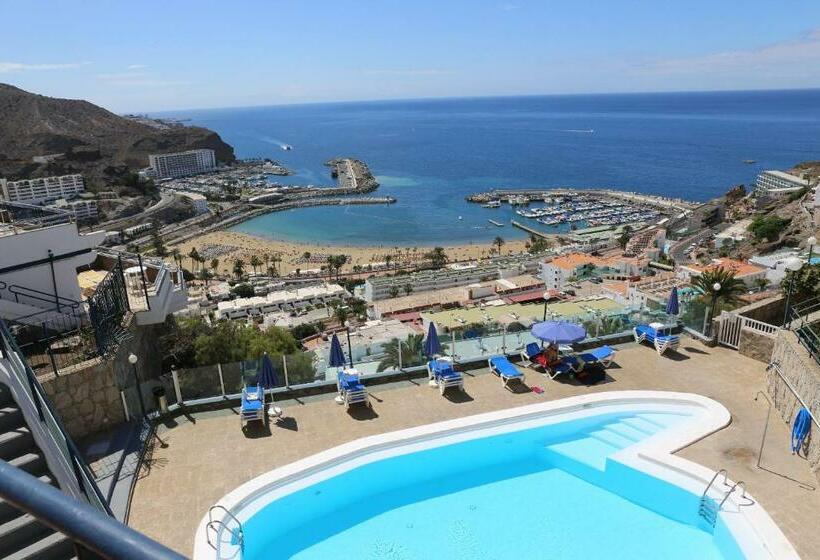 Avenida De La Cornisa 11