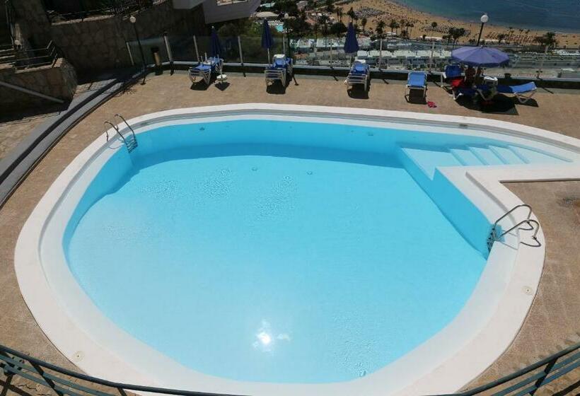 Avenida De La Cornisa 11