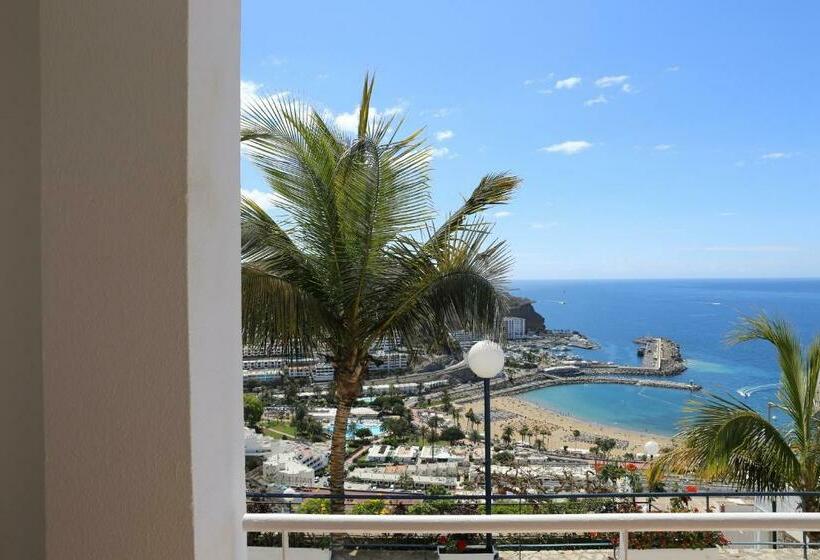 Avenida De La Cornisa 11