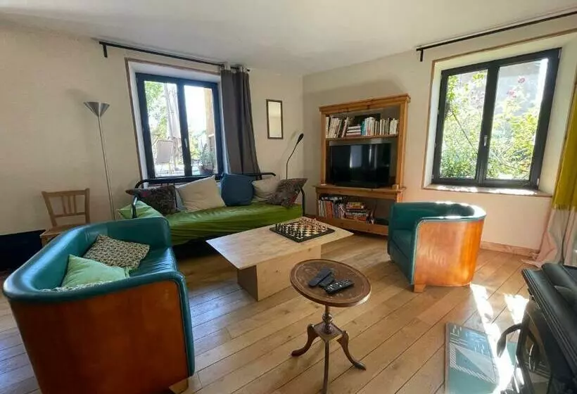 Maison Près De La Rivière