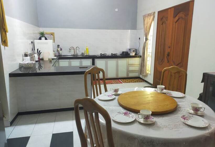 Otel Homestay Masha By Oyo Rooms