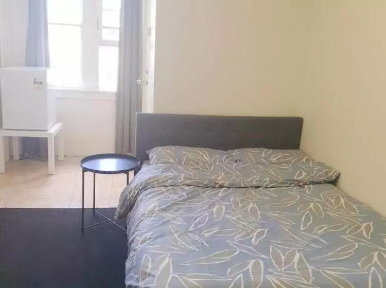 Отель Ady S Place Backpackers