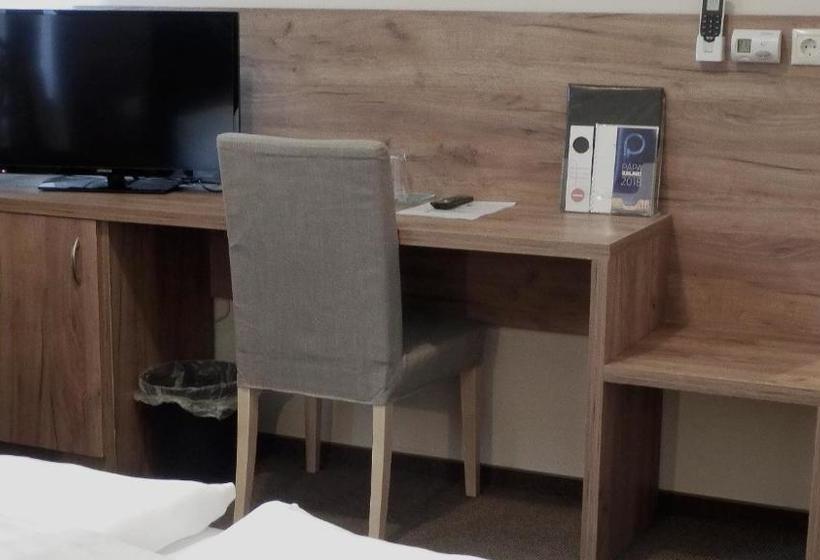 ホテル Caesar Panzió