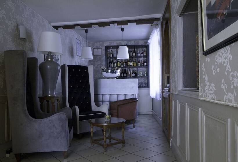 هتل De La Banniere De France