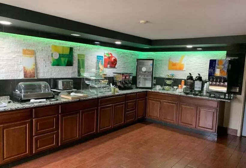 호텔 Quality Inn And Suites Middletown Franklin