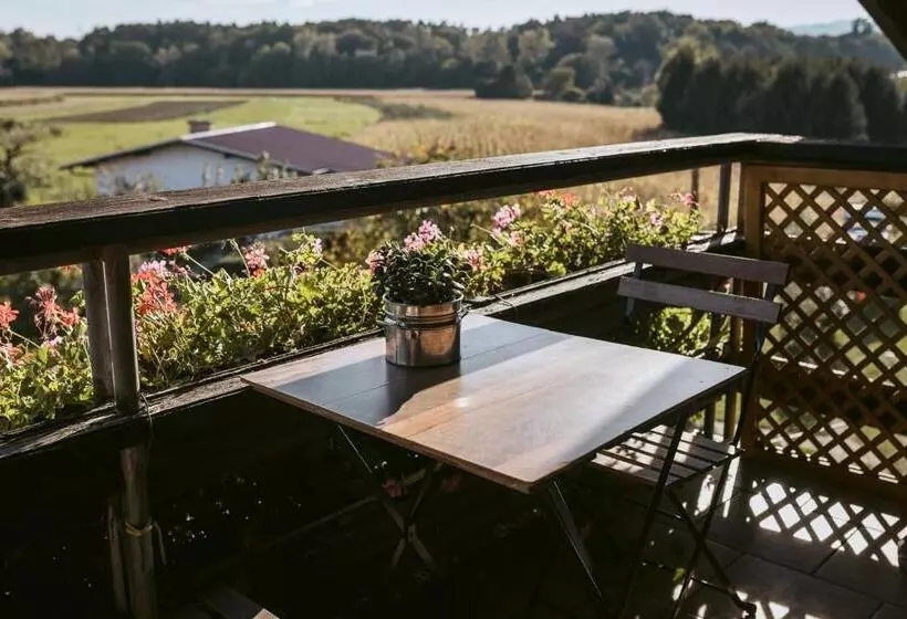 پانسیون Bistro & Rooms Pri Karlu Ex Hiša Budja