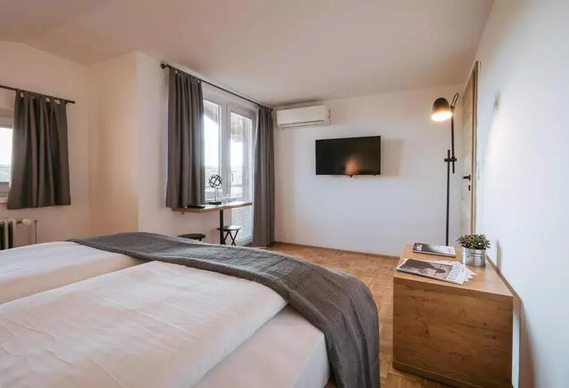 پانسیون Bistro & Rooms Pri Karlu Ex Hiša Budja