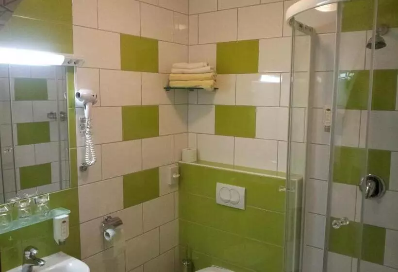 پانسیون Bistro & Rooms Pri Karlu Ex Hiša Budja