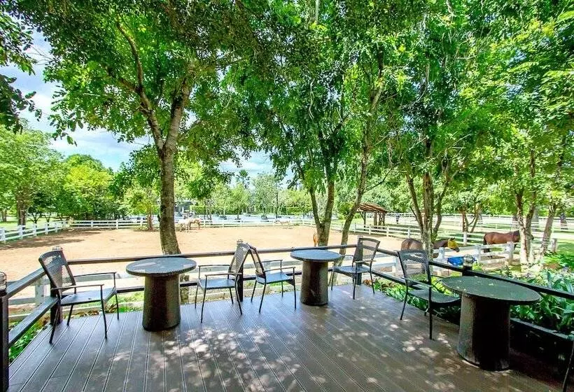 Rancho Charnvee Resort & Country Club Khaoyai