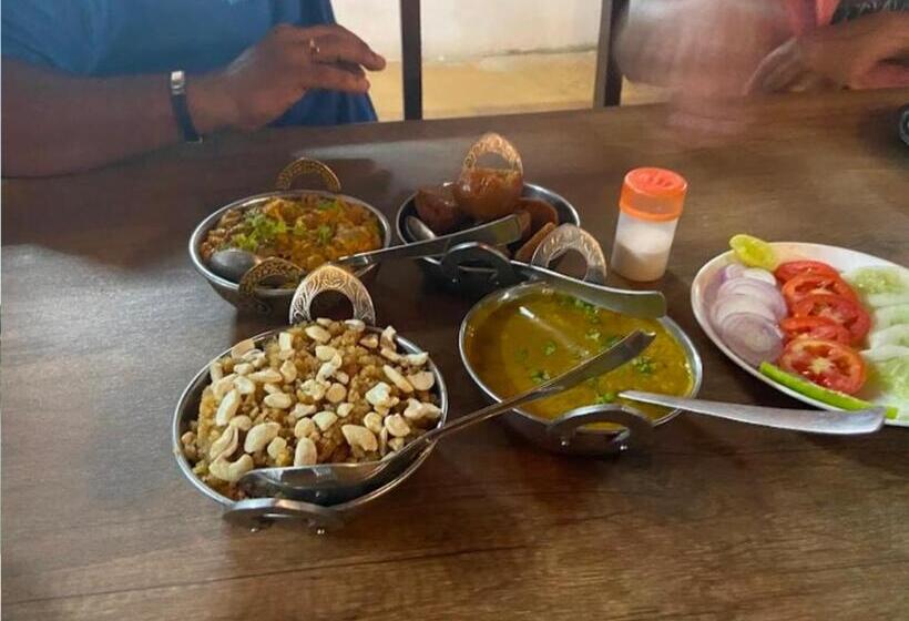 Hotel Saffron   Luxurious Desert Camp