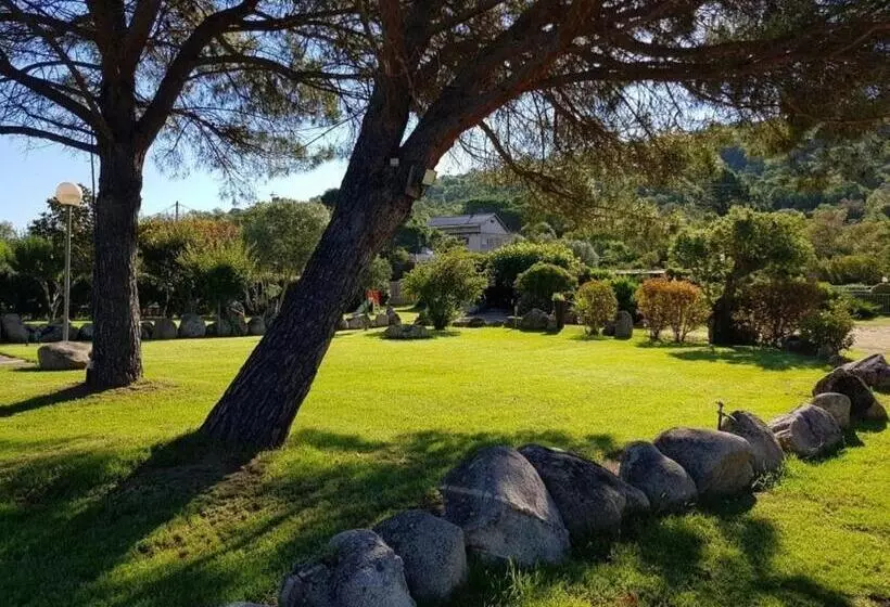 پانسیون Les Jardins De Santa Giulia   Charmante Chambre D Hôte 2