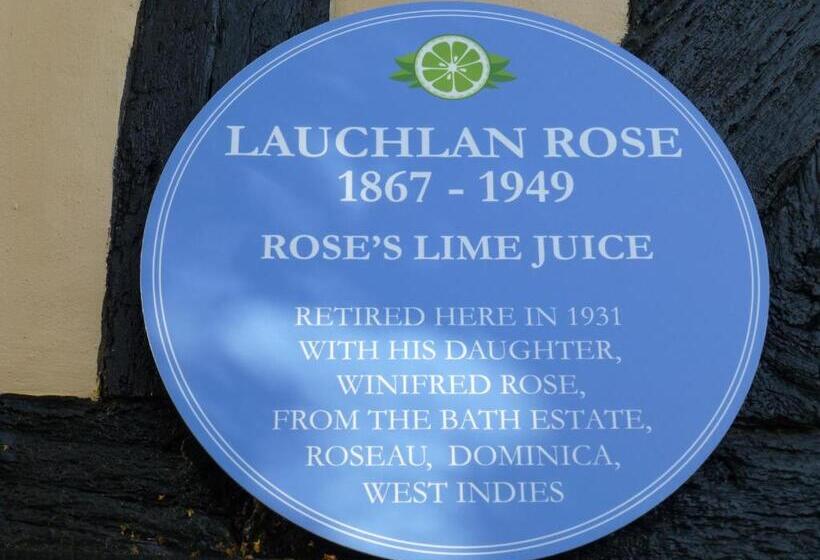 צימר The Greyhound   Historic Former Inn