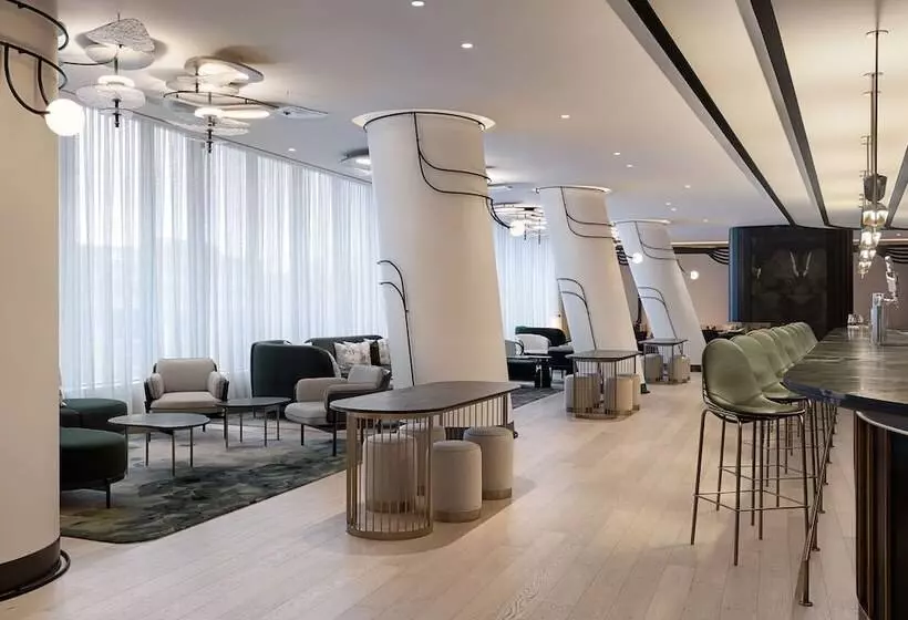 هتل Canopy By Hilton Toronto Yorkville