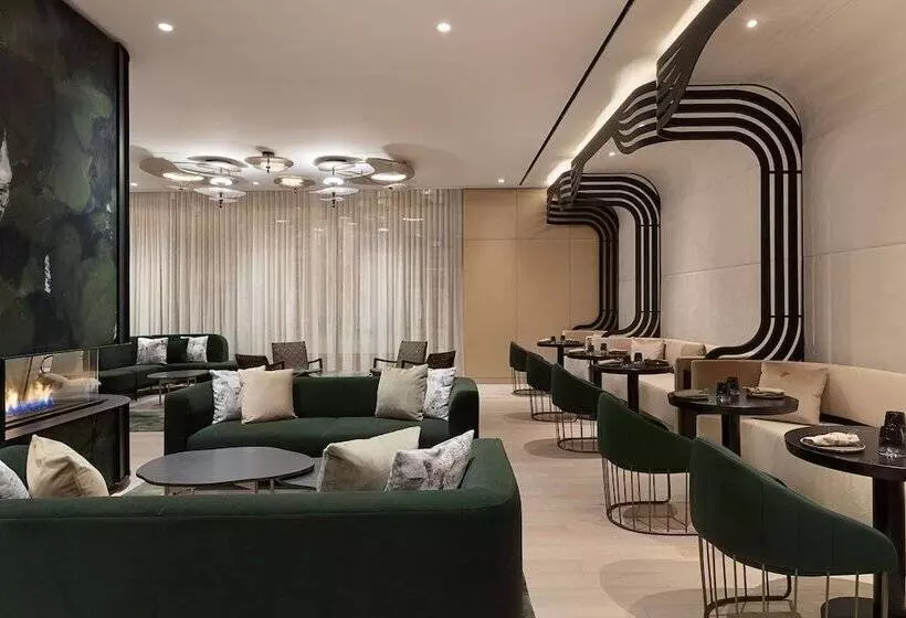 هتل Canopy By Hilton Toronto Yorkville