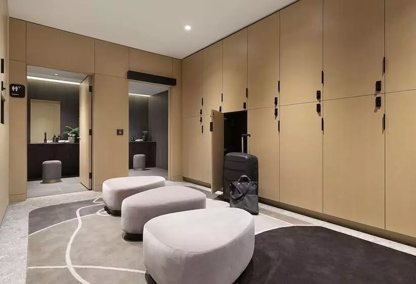 هتل Canopy By Hilton Toronto Yorkville