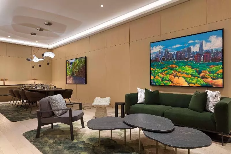 هتل Canopy By Hilton Toronto Yorkville