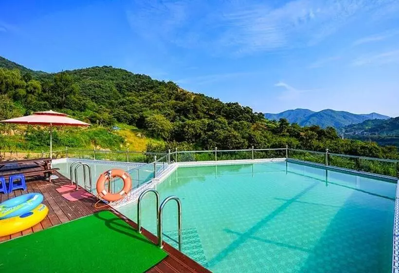 ホテル Gurye Seomjingang Panorama Pension