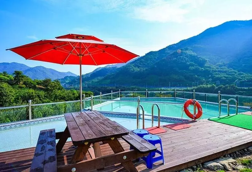 ホテル Gurye Seomjingang Panorama Pension