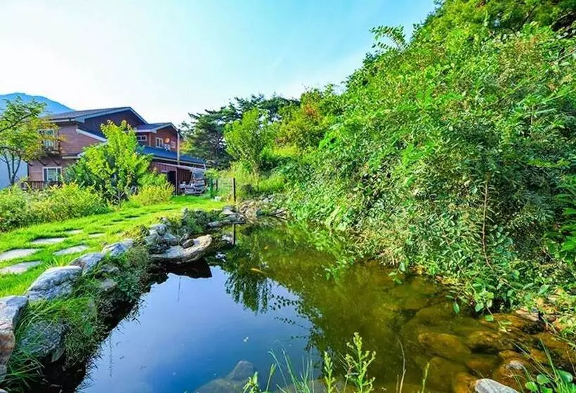 ホテル Gurye Seomjingang Panorama Pension