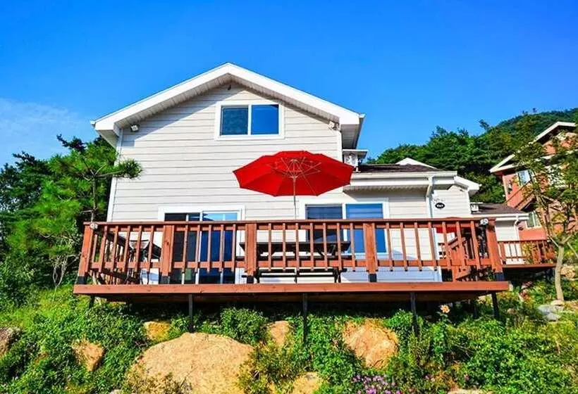 ホテル Gurye Seomjingang Panorama Pension
