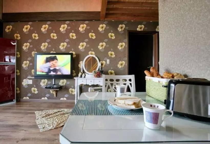 Hotelli Taean Silverbell Pension