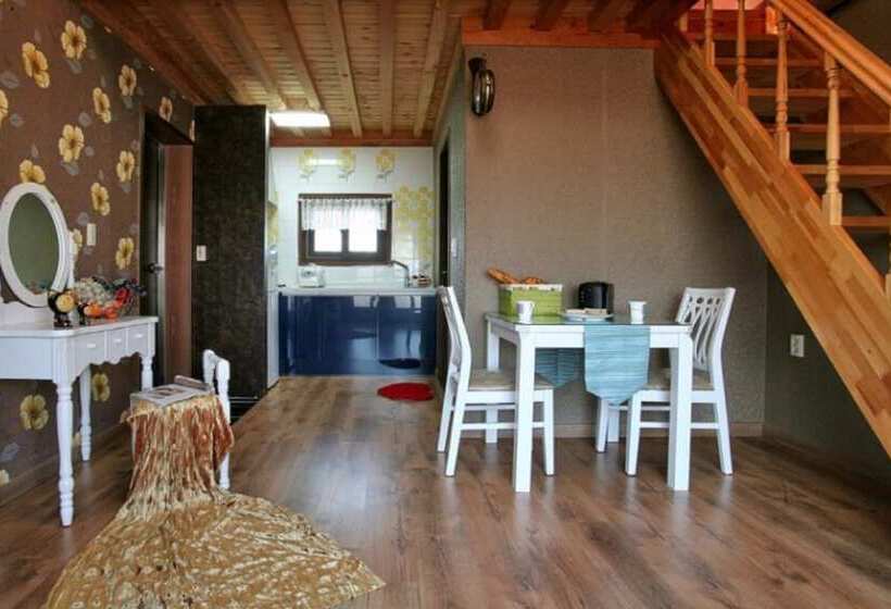 בית מלון כפרי Taean Silverbell Pension