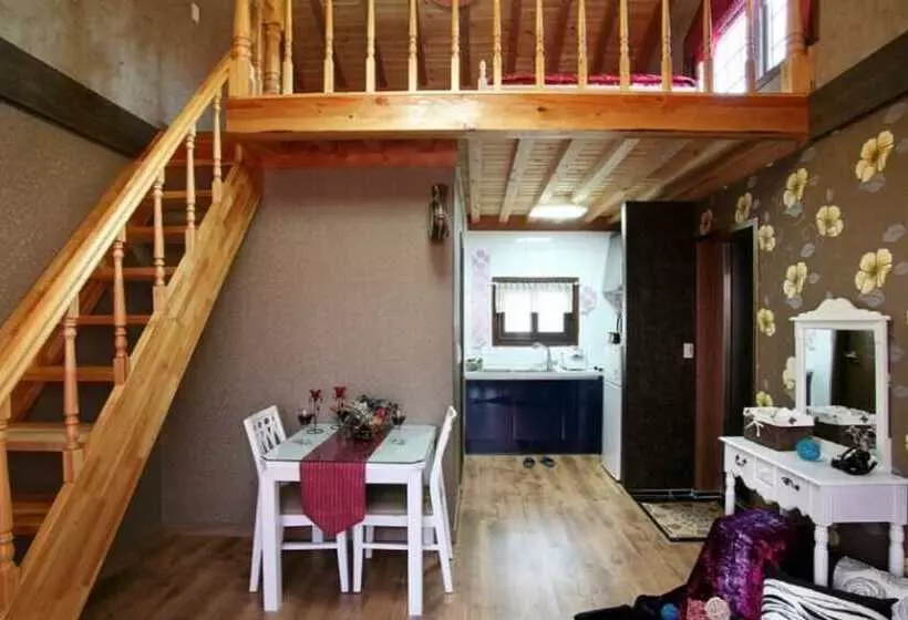 Hotelli Taean Silverbell Pension