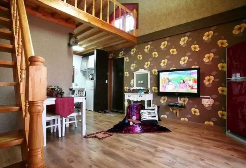 Hotelli Taean Silverbell Pension