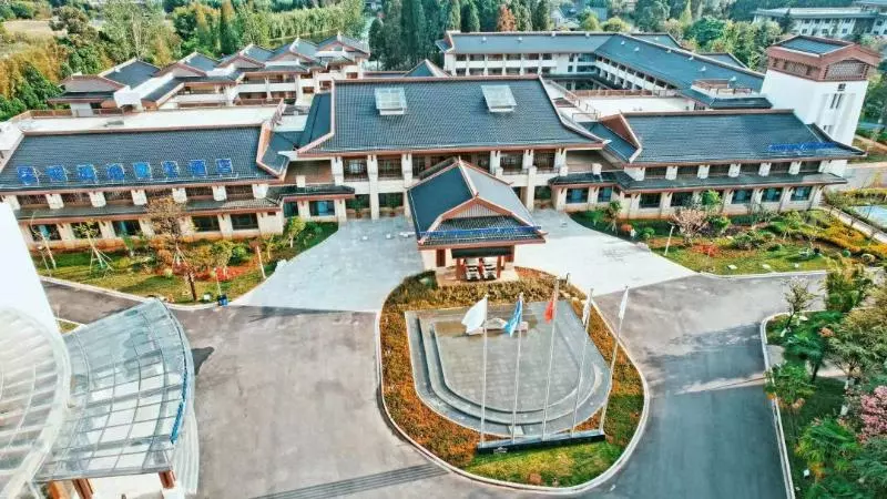 Howard Johnson By Wyndham Lakeview Hotel Kunming