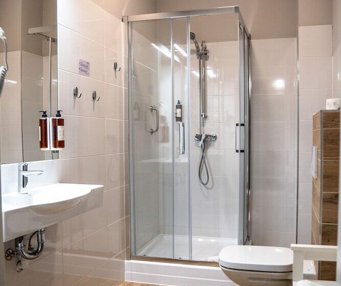 בית מלון כפרי 107