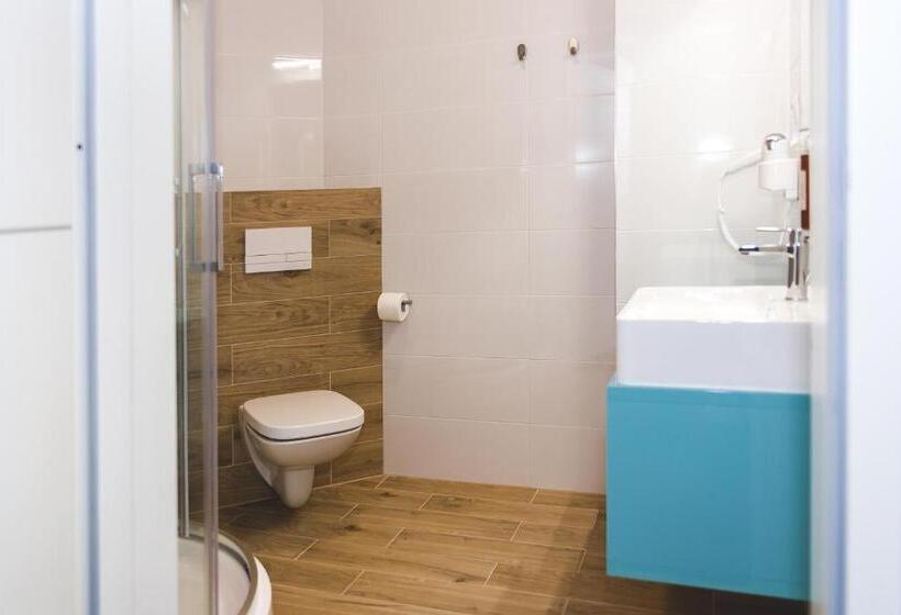 בית מלון כפרי 107