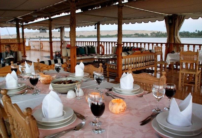 هتل Dahabeya Queen Farida