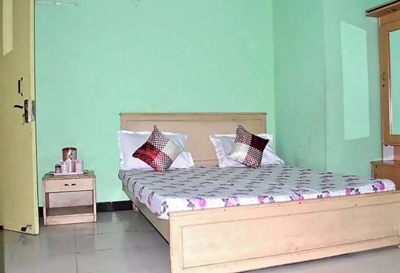 ホテル Viren Plaza, Agra