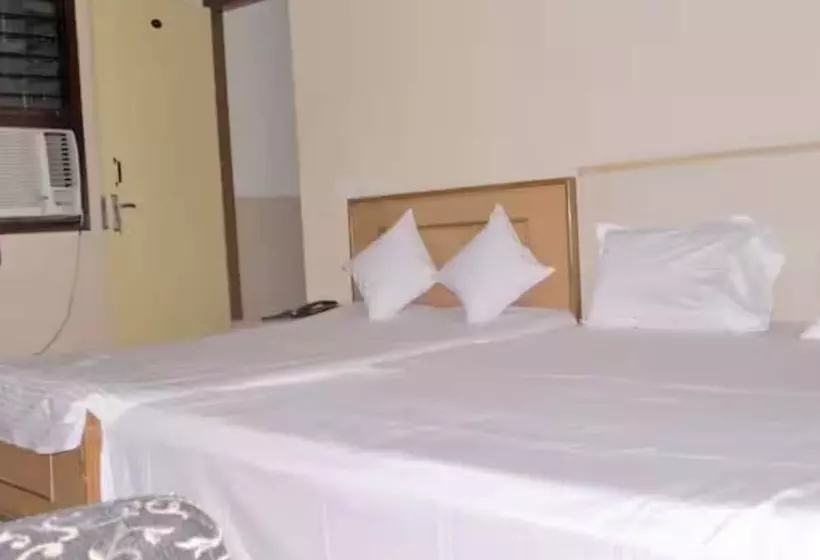 ホテル Viren Plaza, Agra