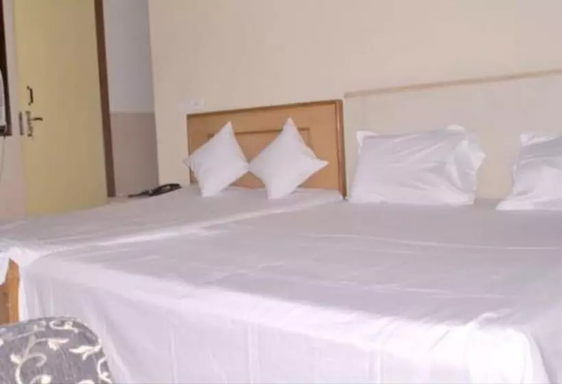 ホテル Viren Plaza, Agra