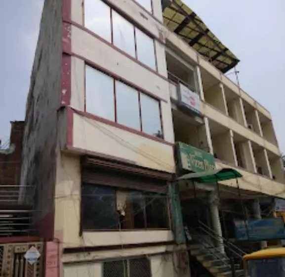 ホテル Viren Plaza, Agra