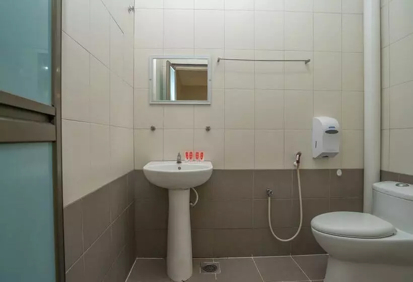 هتل Holiday Dive Inn